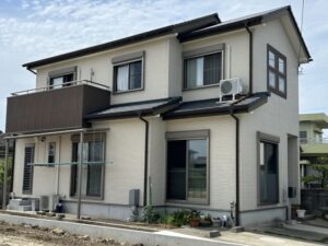 徳島市国府町H様邸 屋根外壁塗装工事 完工前の外観