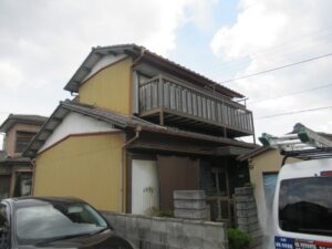 徳島市国府町K様邸 施工前の外観写真（外壁塗装前の状態）